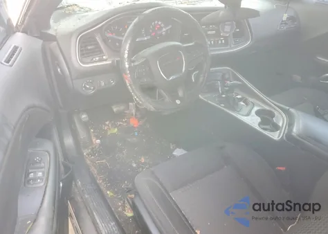 2022 Dodge Challenger Sxt z USA, uszkodzony, nr VIN 2C3CDZAG5NH149044